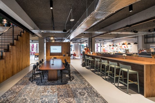 Booking.com Bloomhouse Amsterdam