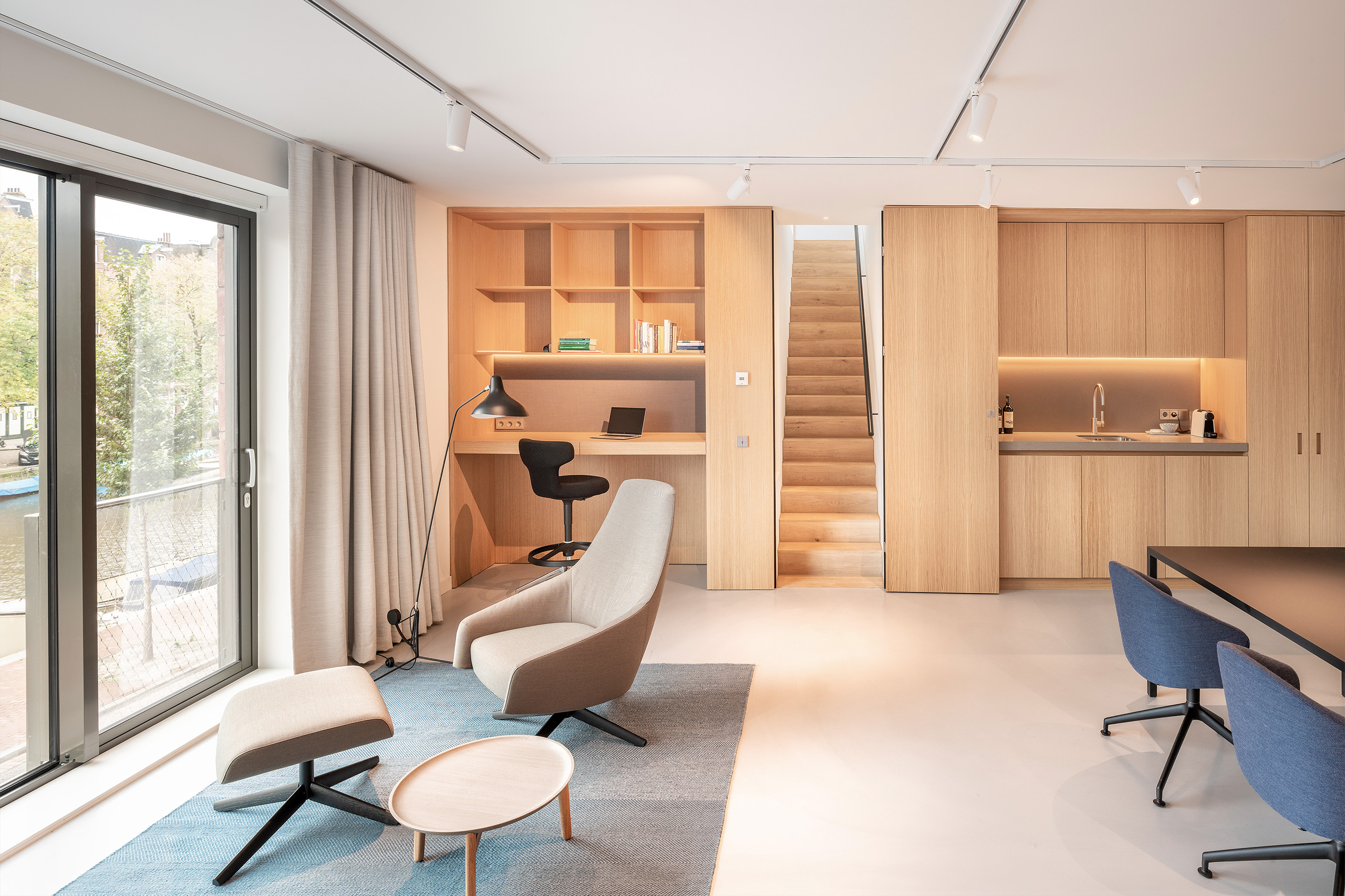 Study and lounge