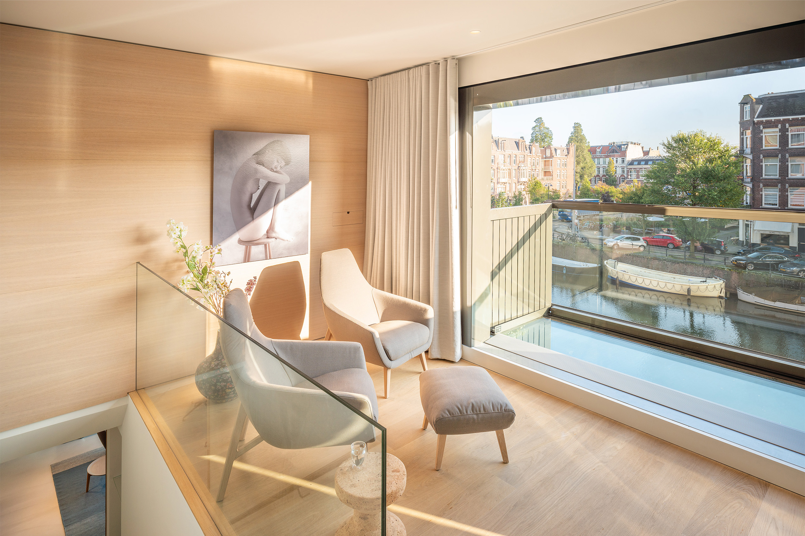 Lounge at the Bloomframe® window