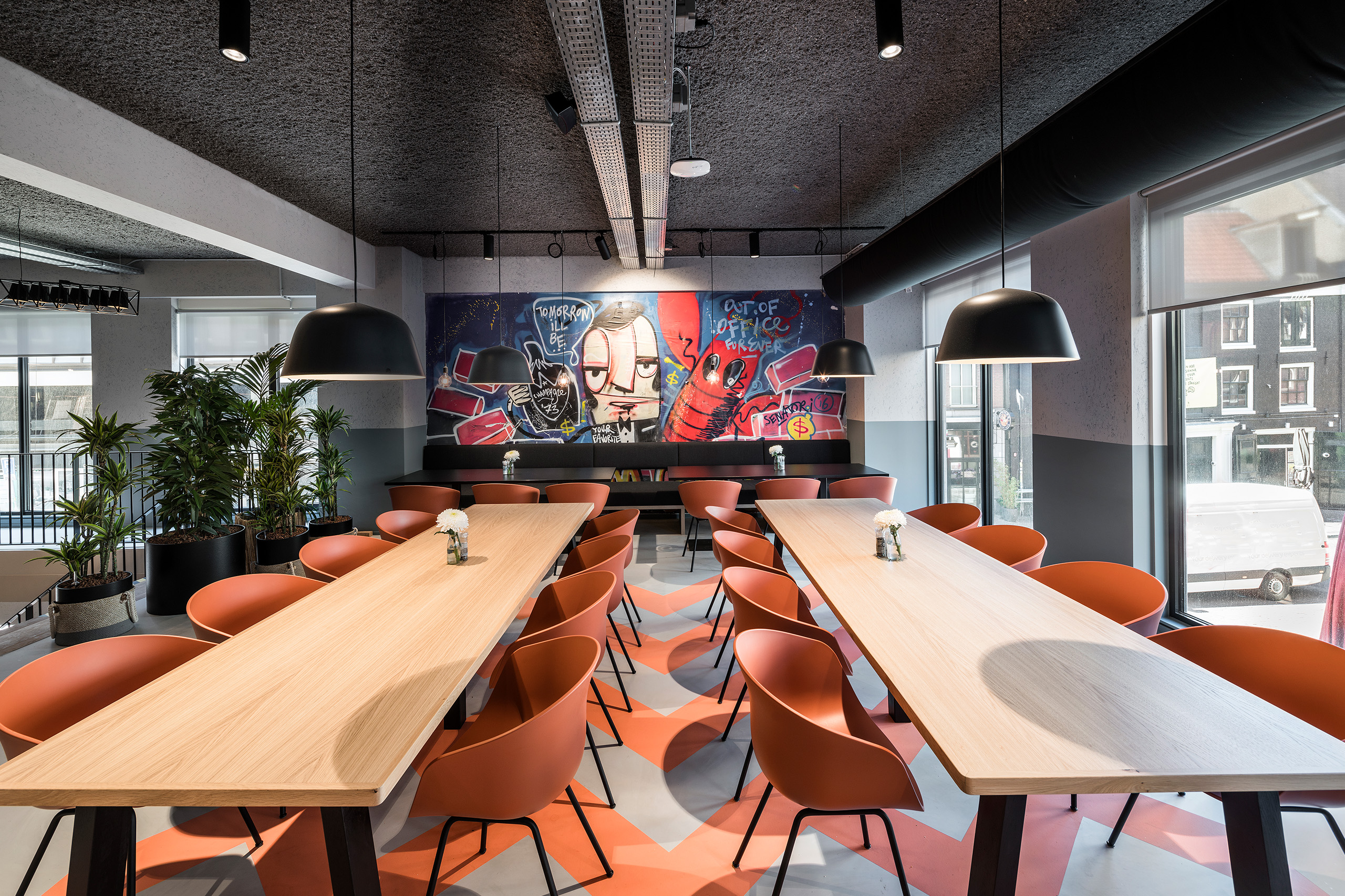 Restaurant with Senatori graffiti
